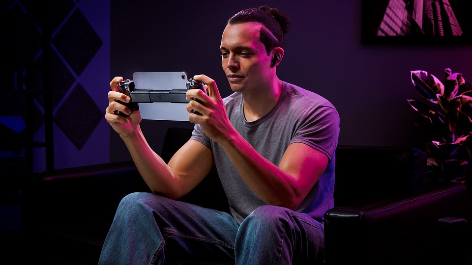 Razer Kishi Ultra i Razer Kishi V2 USB C trafiły na rynek zmieniając mobilne granie