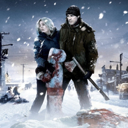 30 dni mroku, recenzja horroru dostępnego na Netfliksie. Trzydzieści dni z krwiożerczymi wampirami