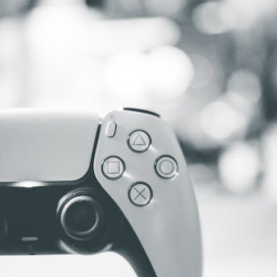 Co kupić pod choinkę dla posiadacza PlayStation 5?