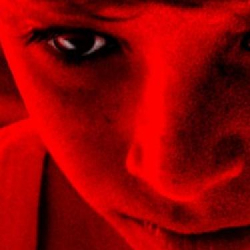 Goodnight Mommy, remake horroru Widzę Widzę zaprezentowany na pierwszym filmowym klipie