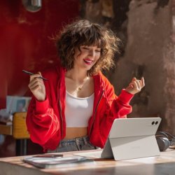 Jak tablety i sztuczna inteligencja zmieniają życie studentów z pokolenia Z?