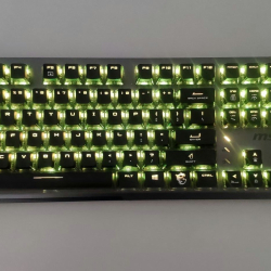 Jaką klawiaturę dla graczy wybrać na rok szkolny 2023/2024? Co do zaoferowania mają producenci?