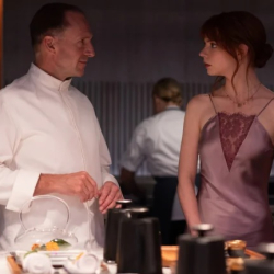 Menu, czarna komedia, która niedawno miała premierę kinową, jest już dziś dostępna na platformie Disney+