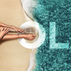 Old, recenzja niby horroru dramatycznego, absurdalnej wariacji na temat starości i czasu