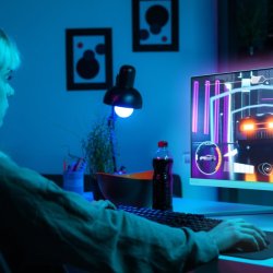 Philips Evnia 27M2N5901A – 27-calowy monitor 4K z odświeżaniem 320 Hz