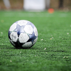 Rayan Cherki dostępny jest do odblokowania w specjalnej wersji FUTTIES w FUT 23!