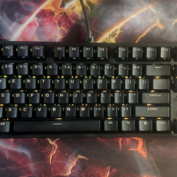 Test czarnej klawiatury Genesis Thor 404 TLK z przełącznikami Kailh Box Brown V2