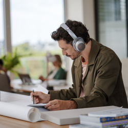 Premierę oficjalnie zaliczyły słuchawki REAL BLUE PRO, nowy flagowy i najbardziej zaawansowany model marki