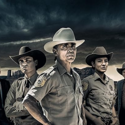 Szepty mroku, dobrze oceniany thriller noir trafi do Polski, na AMC już w listopadzie. Stacja prezentuje zwiastun! 