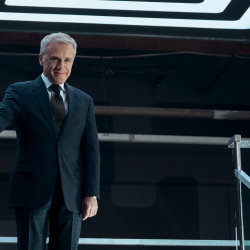 The Consultant, intrygujący serial thriller z nutką komedii na zwiastunie od Amazon Prime Video