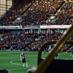 Tim Cahill pojawił się do odblokowania przez graczy w wersji FUTTIES Hero w FIFA 23 Ultimate Team!