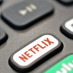 TOP 10 filmów Netflix. W tym tygodniu na czele Purpurowe serca, Gray Man i Za duży na bajki