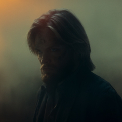 Top 10 seriali Netflix, w których na podium trzeci sezon Ragnarok, Kim jest Erin Carter? i Depp kontra Heard