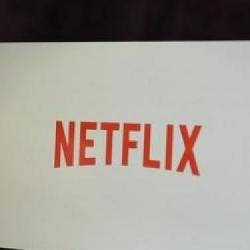 TOP 10 seriali Netflix. W czołówce ponownie Zachowaj spokój, ale i Skradzione serce oraz...