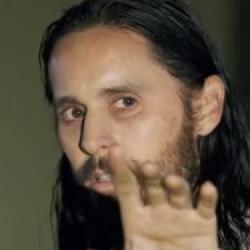 Warner Bros Polska prezentuje oficjalny zwiastun thrillera kryminalnego Małe rzeczy. Premiera kinowa już niebawem!