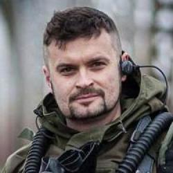 Zgodziłem się na pogadanie przy kawie i... I wyszedłem z tej kawy z podpisaną umową licencyjną.... - Wywiad z Michałem Gołkowskim