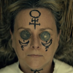 Serial Zaginiony symbol, przygodowy thriller platformy Peacock będzie miał dziś swoją telewizyjną premierę w AXN