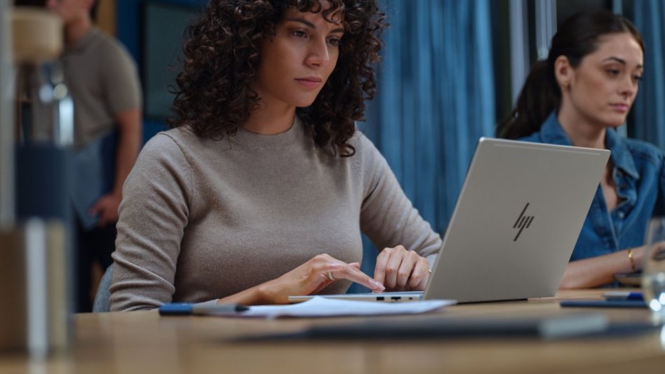 HP EliteBook 6 G2q – nowy AI PC z 28 godzinami pracy na baterii